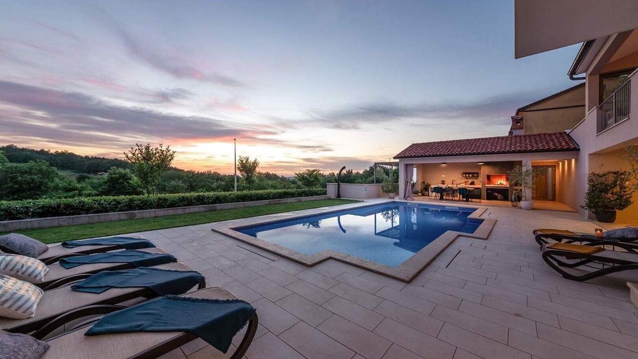 Photo of Outdoor in Lindar