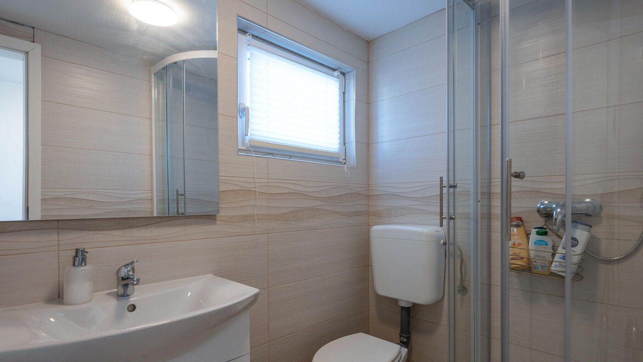 Photo of Bathroom in Peruski