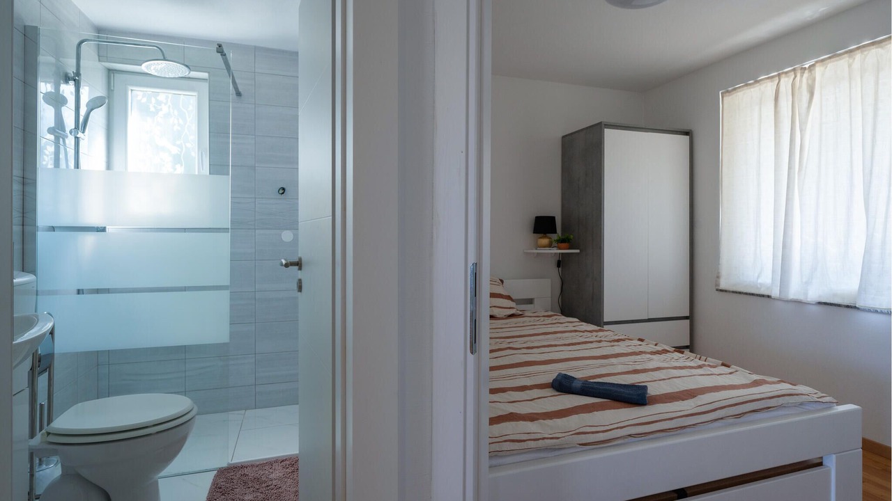 Photo of Bathroom in Peruski