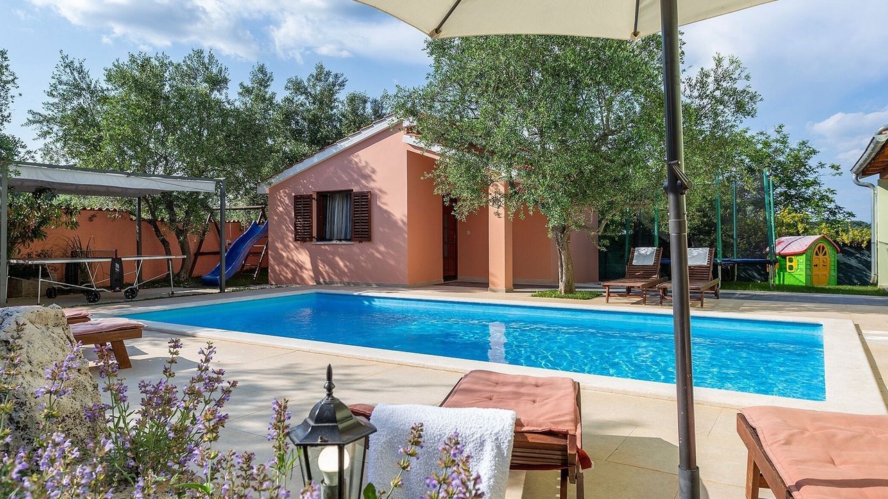 Photo of Outdoor in Mali Vareski