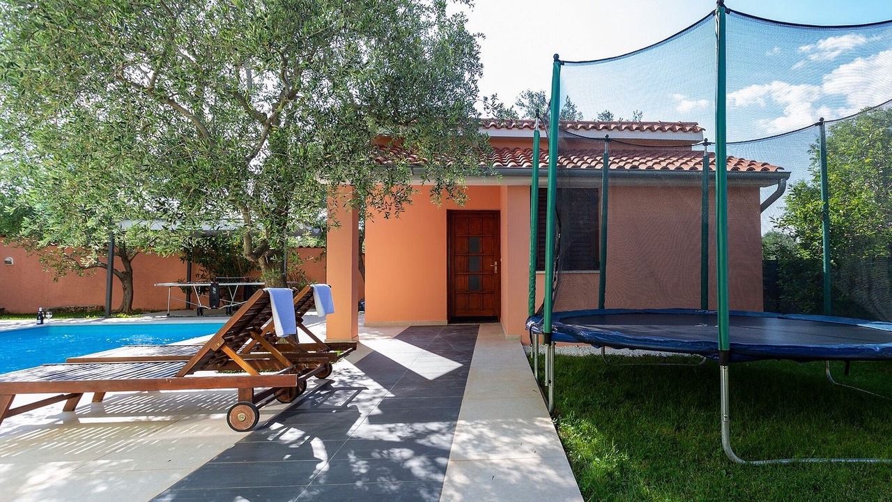 Photo of Outdoor in Mali Vareski