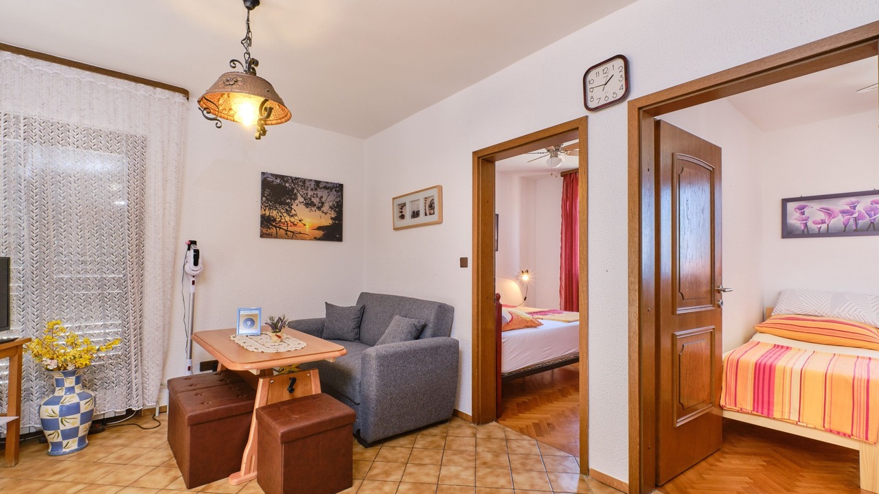 Photo of Livingroom in Cove Murtar