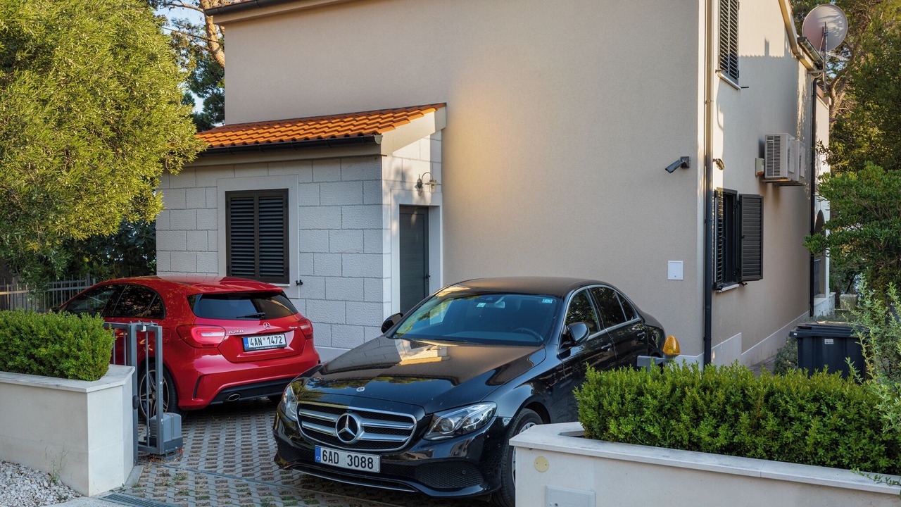 Photo of Outdoor in Medici