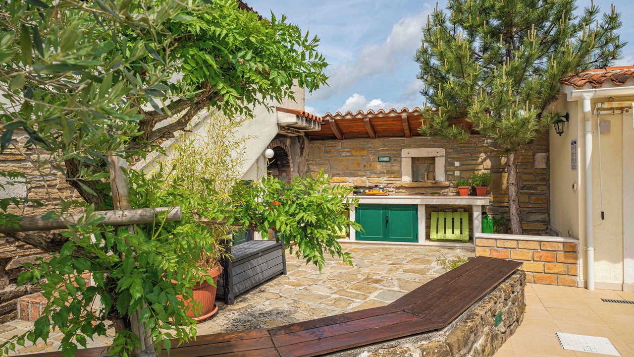 Photo of Patio Balcony in Krsan