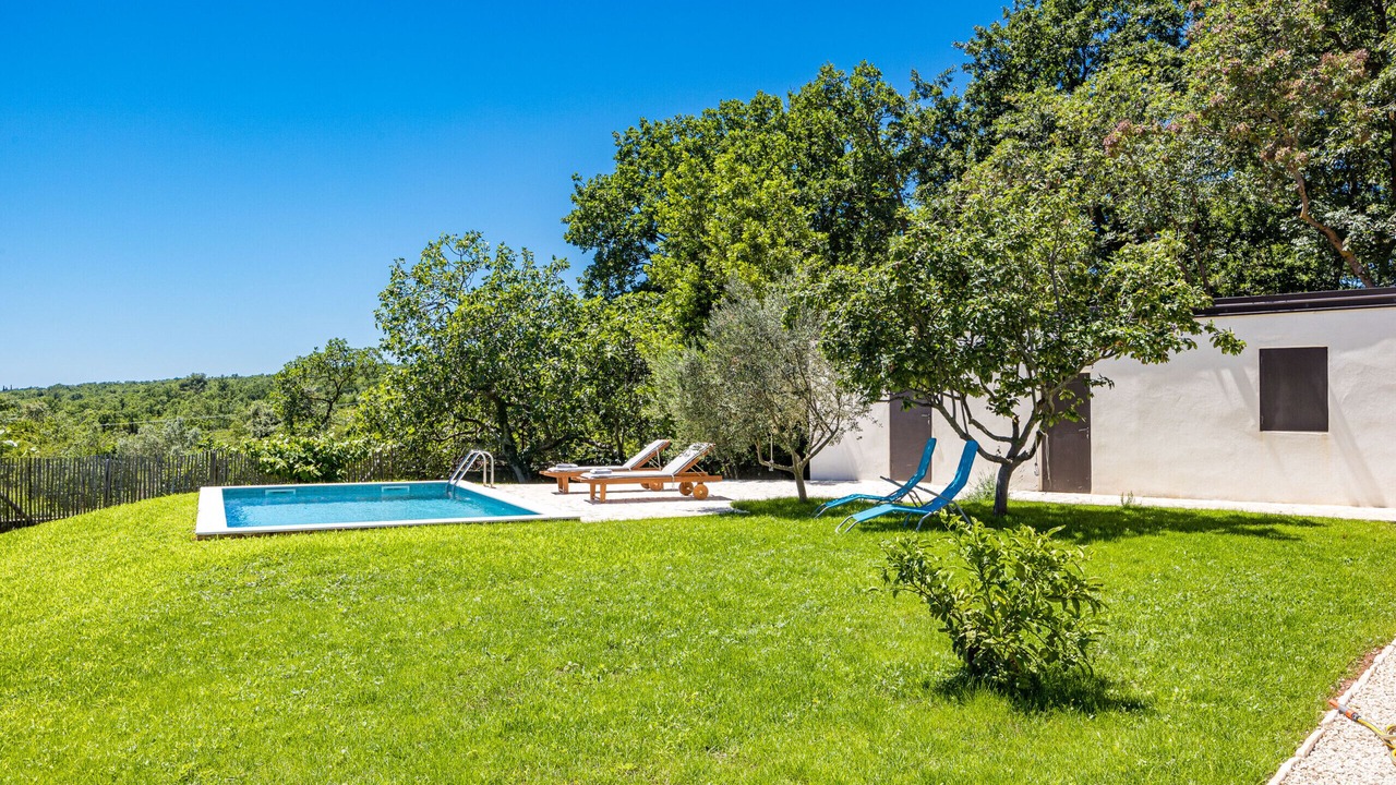 Photo of Outdoor in Mali Vareski