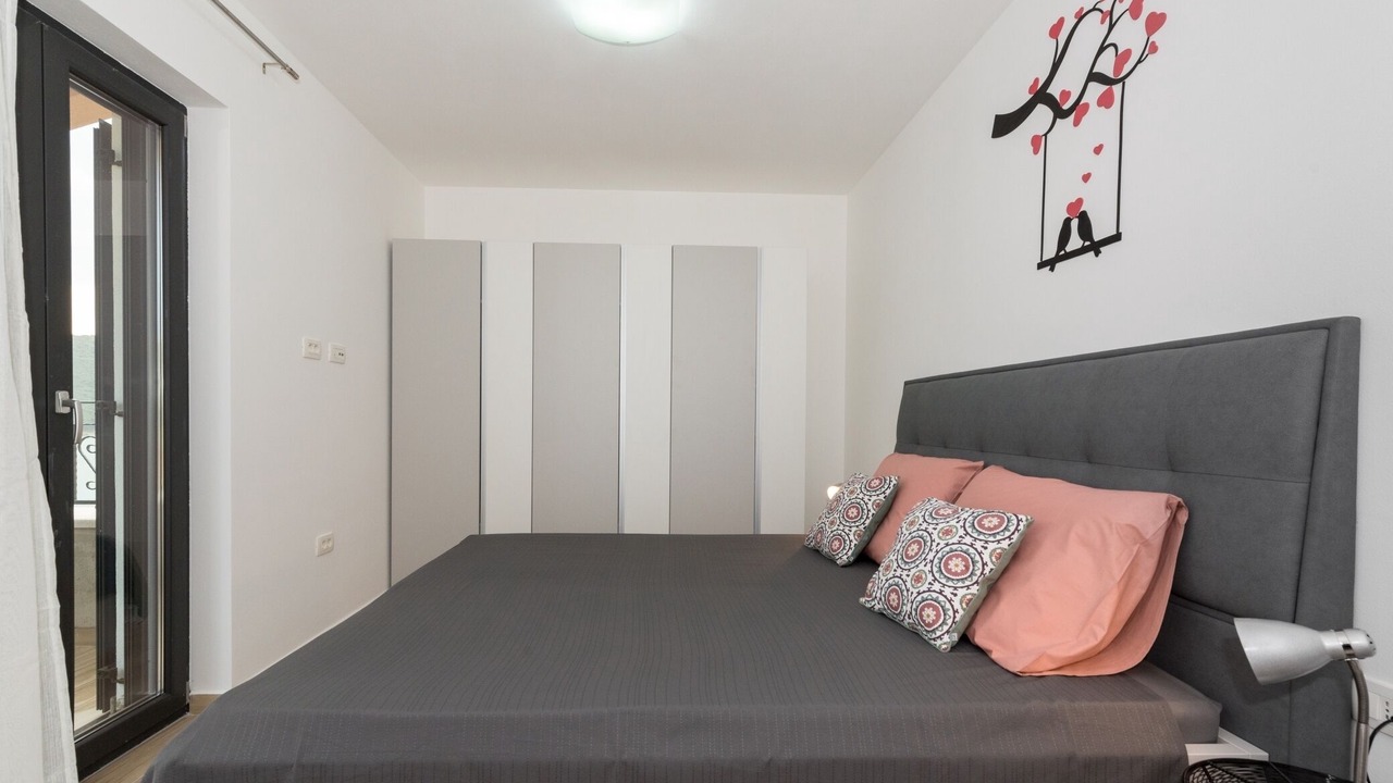Photo of Bedroom in Trget