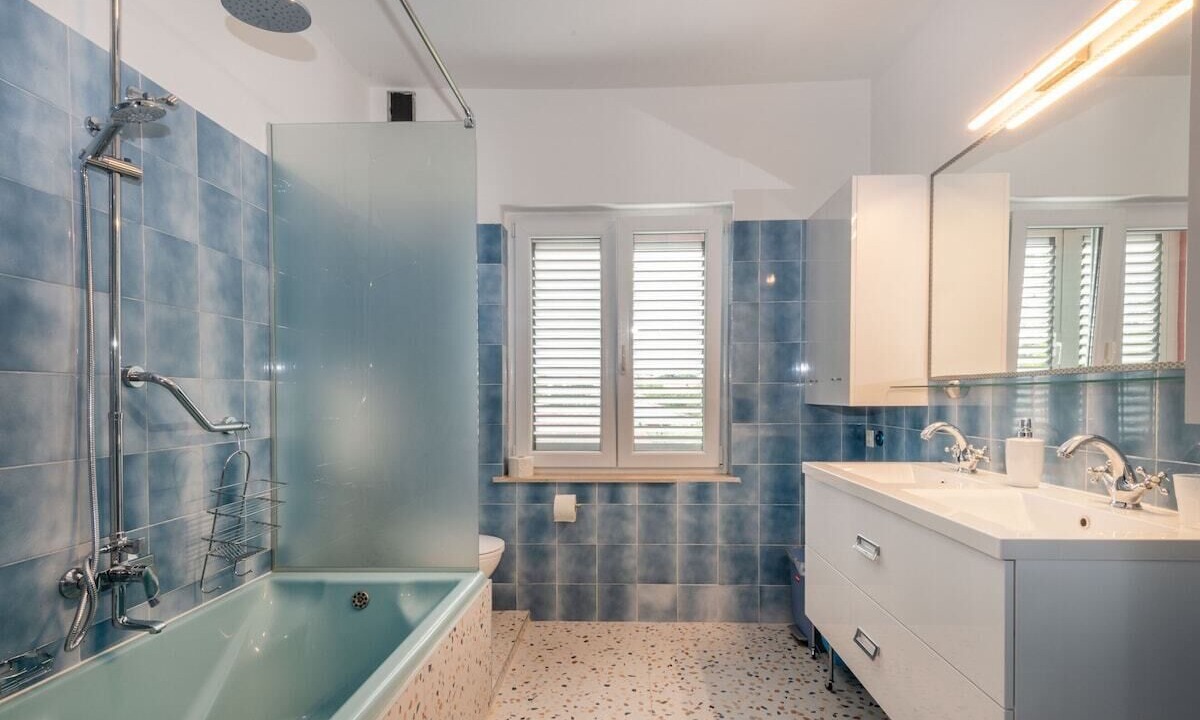 Photo of Bathroom in Presika