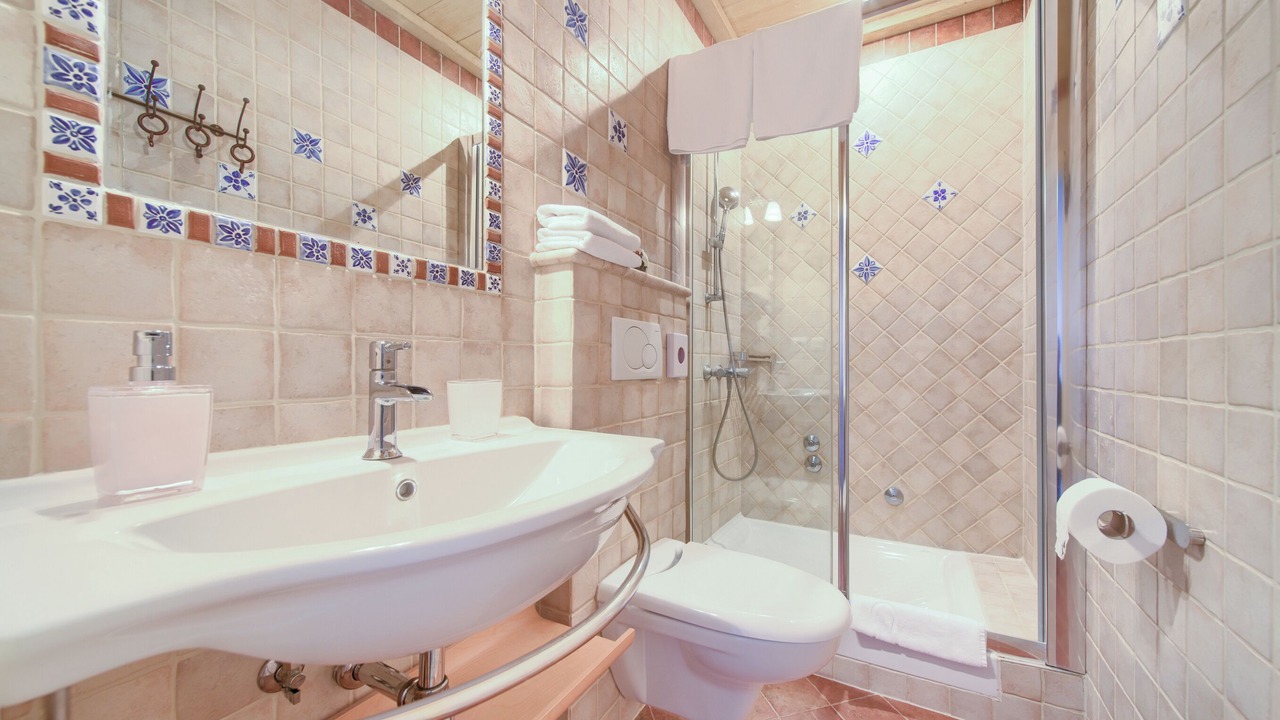 Photo of Bathroom in Porat