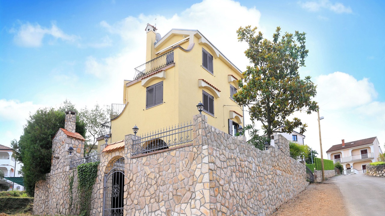 Photo of Outdoor in Porat