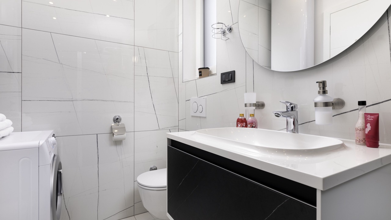Photo of Bathroom in Porat