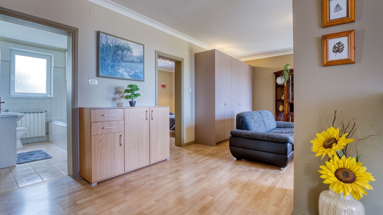 Photo of Livingroom in Pobri