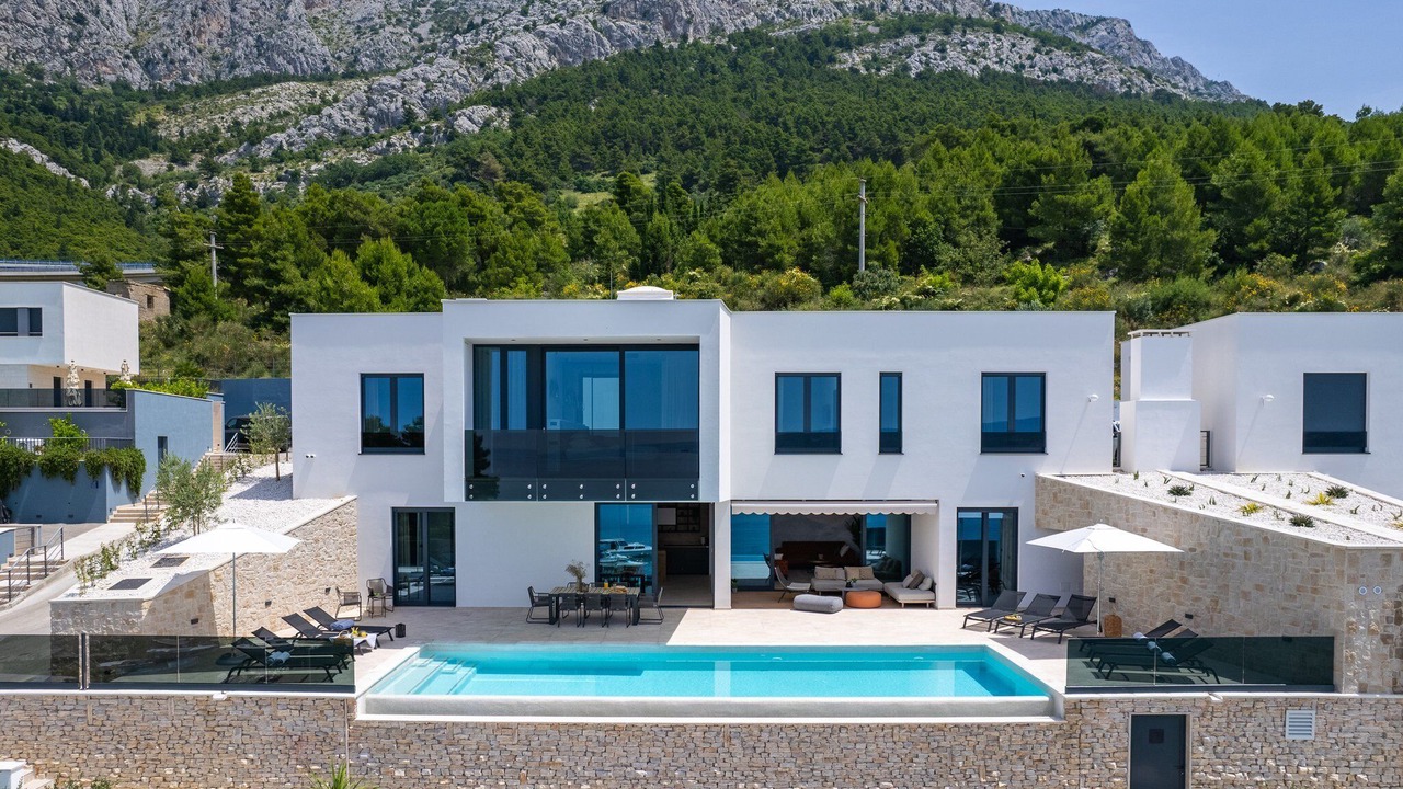 Photo of Others in Omis