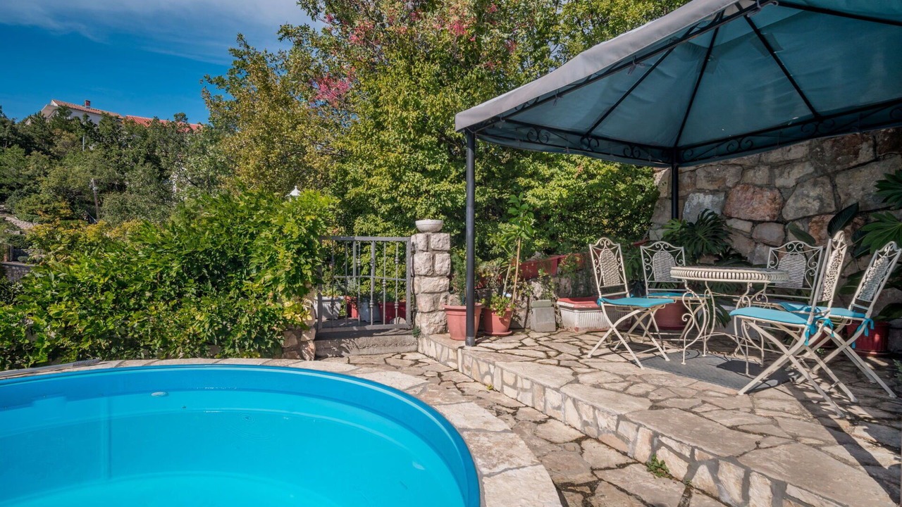 Photo of Outdoor in Smrika