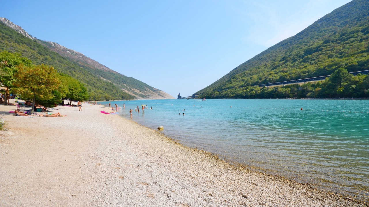 Photo of Others in Plomin