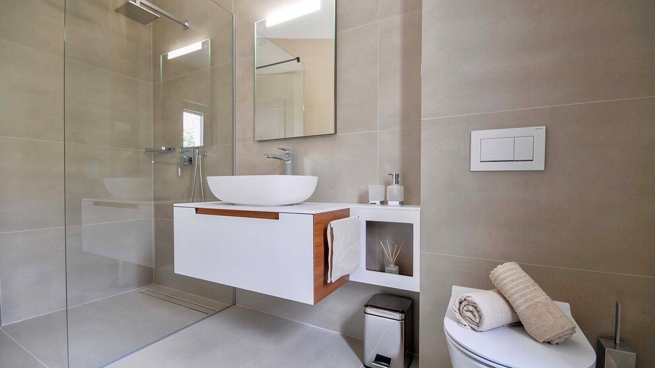 Photo of Bathroom in Gajana