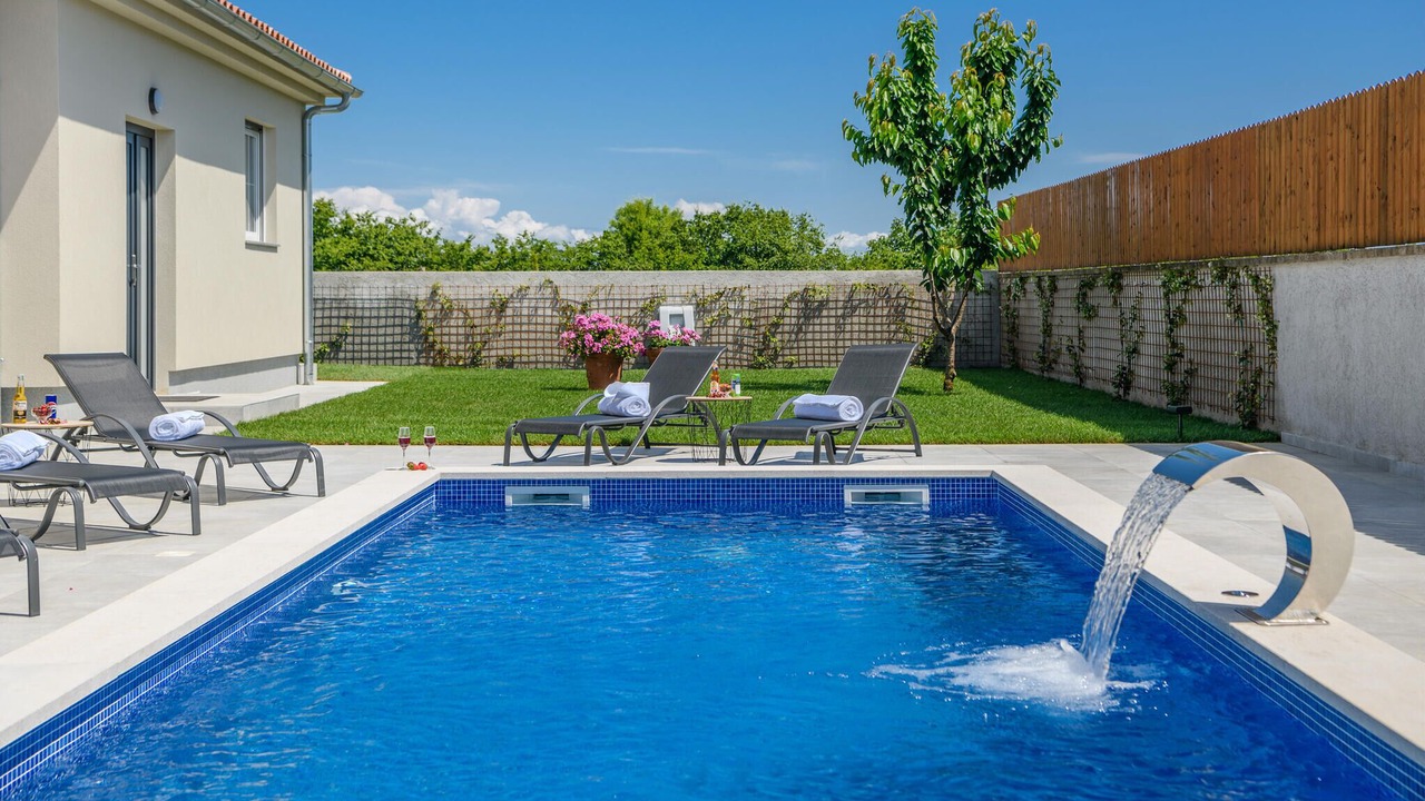 Photo of Outdoor in Loborika