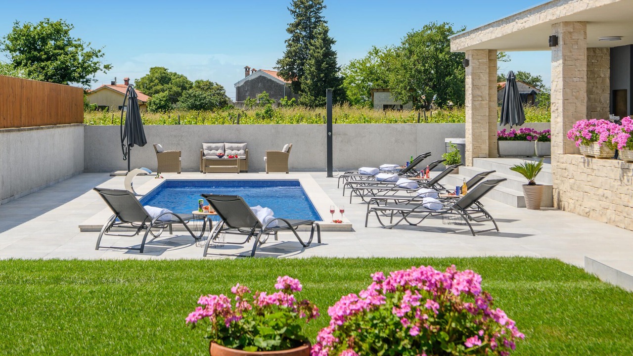 Photo of Outdoor in Loborika