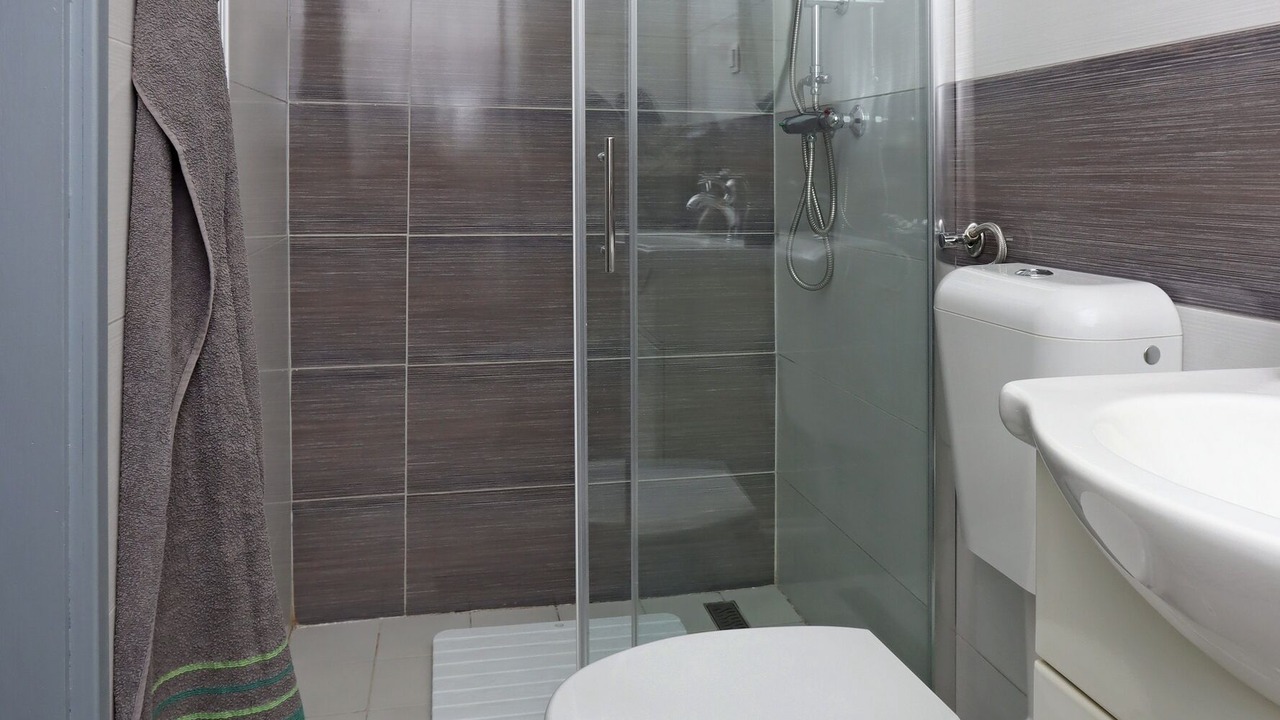 Photo of Bathroom in Vratarusa
