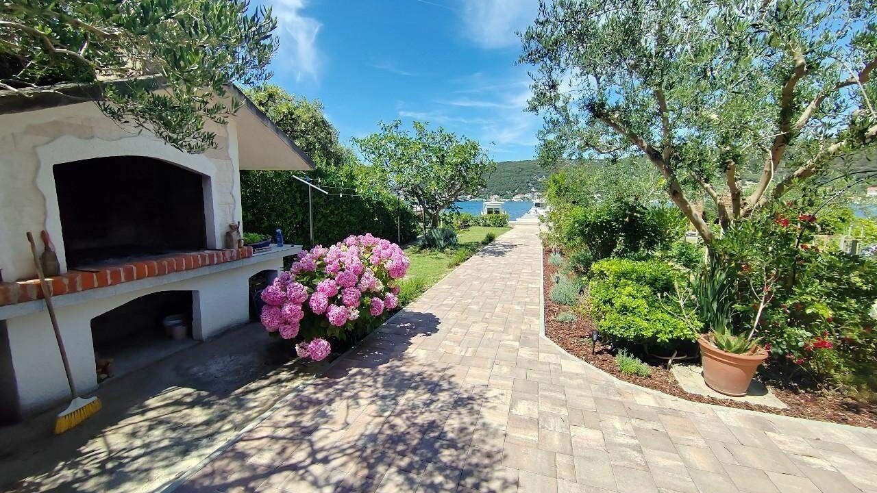Photo of Outdoor in Supetarska Draga
