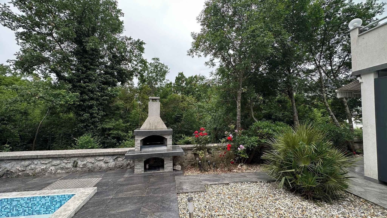 Photo of Patio Balcony in Grizane