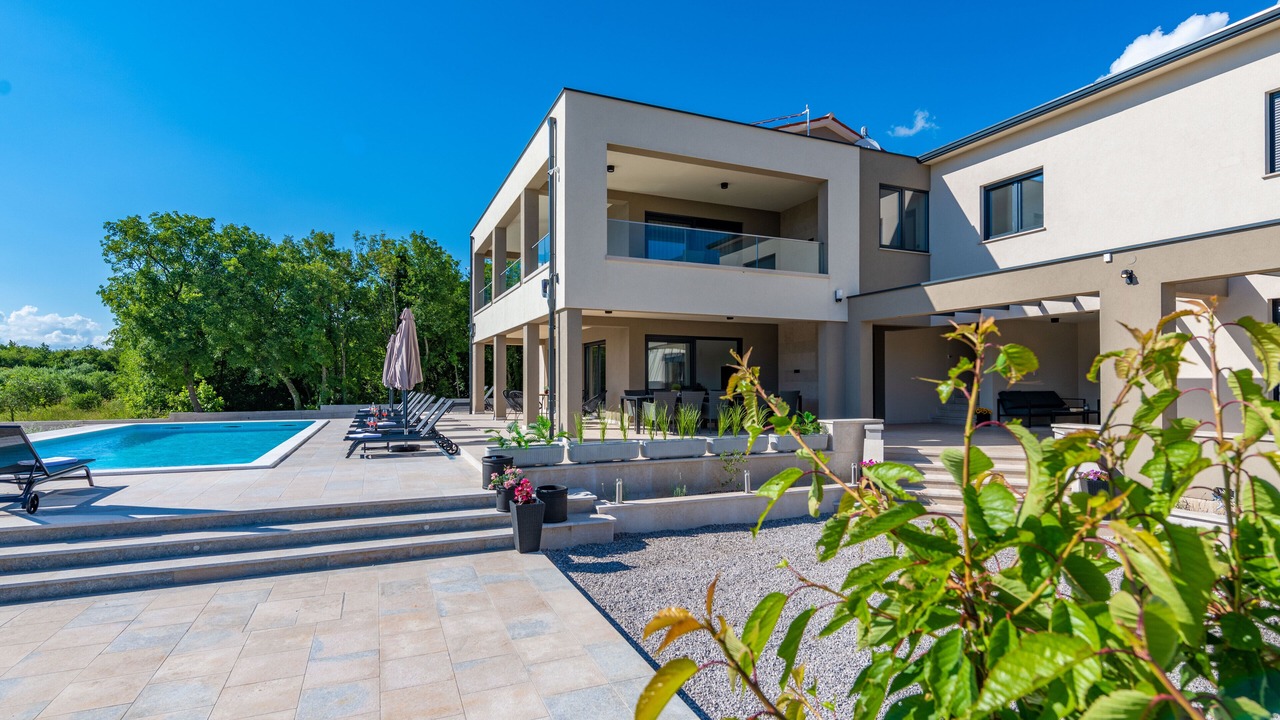 Photo of Outdoor in Brgod