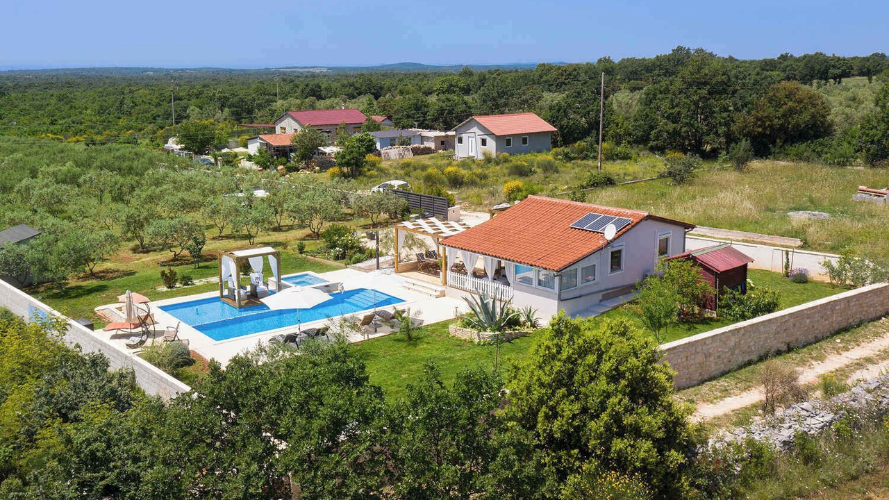 Photo of Outdoor in Gajana