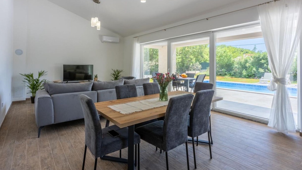 Photo of Livingroom in Brgod