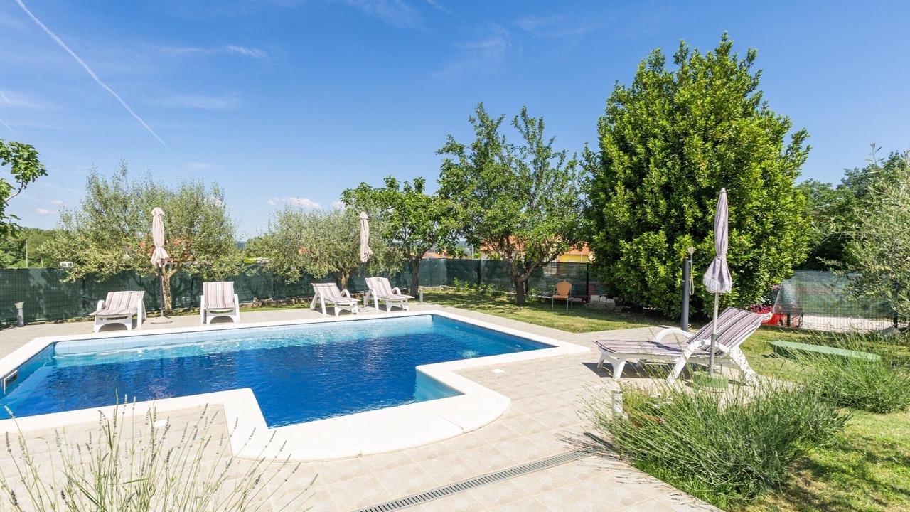 Photo of Outdoor in Rogocana