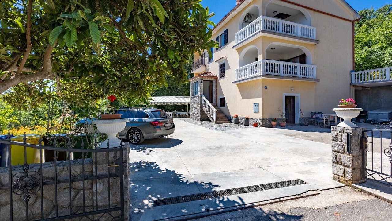 Photo of Outdoor in Porat