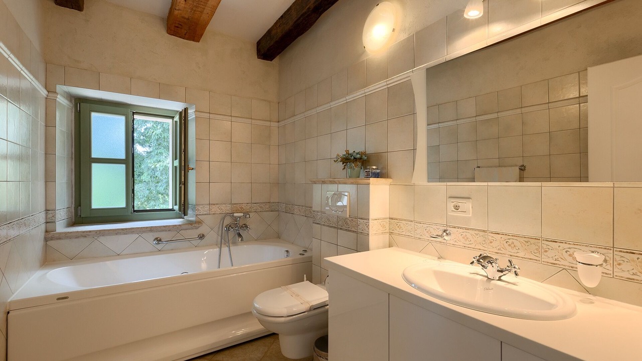 Photo of Bathroom in Rakotule