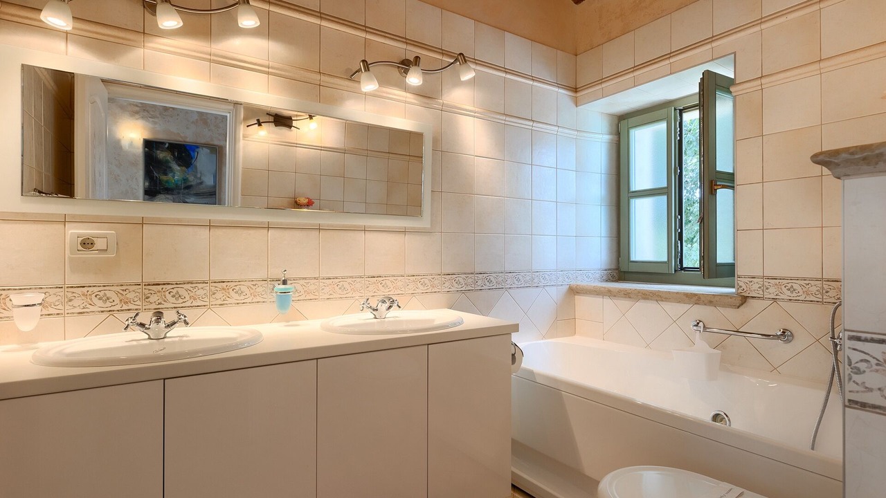 Photo of Bathroom in Rakotule