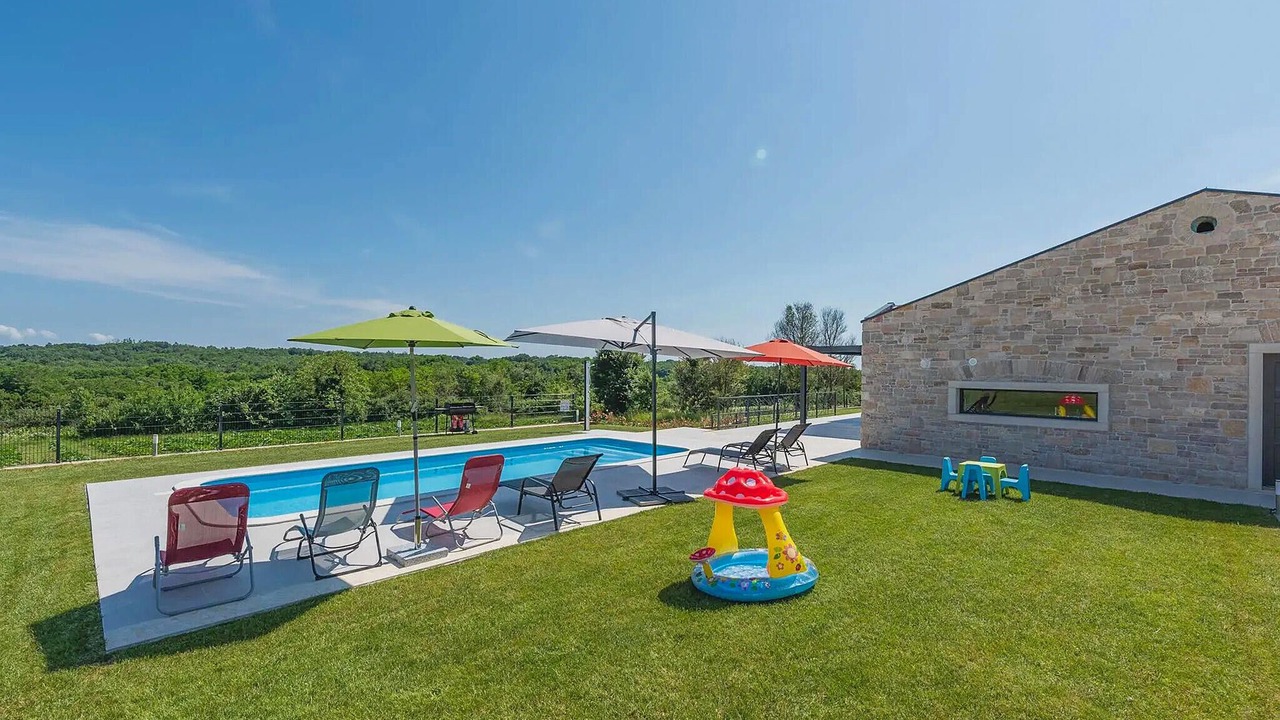 Photo of Outdoor in Skropeti