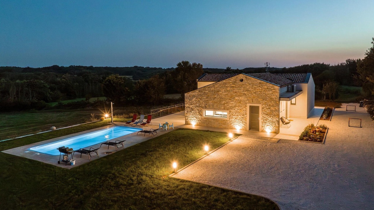 Photo of Outdoor in Skropeti