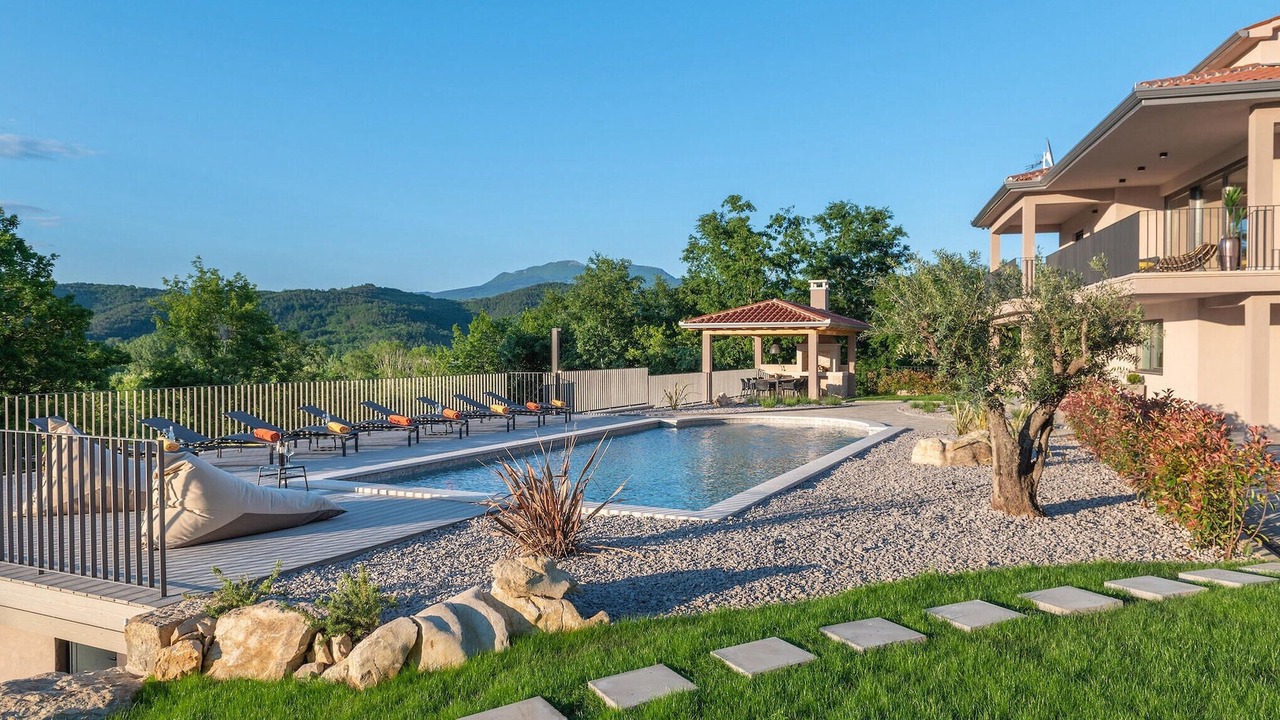 Photo of Outdoor in Pican
