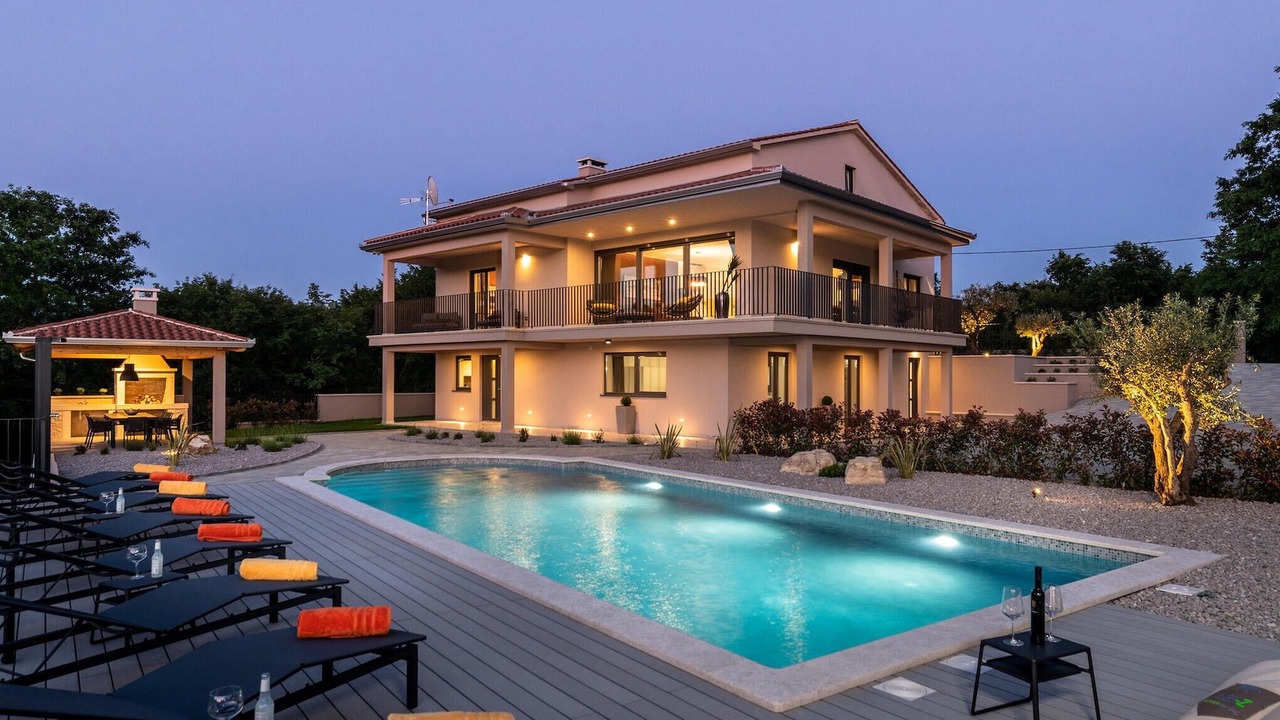 Photo of Outdoor in Pican