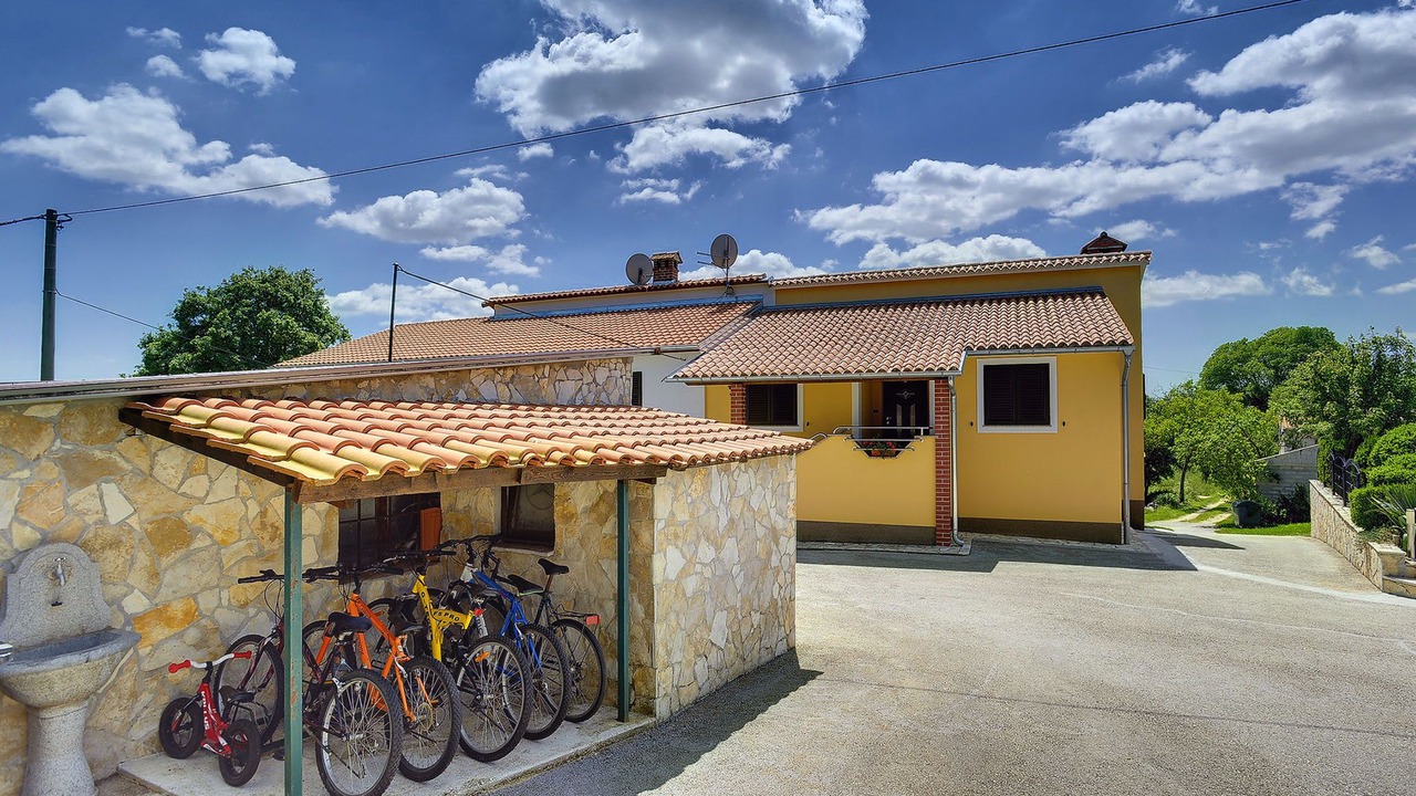 Photo of Outdoor in Lindar