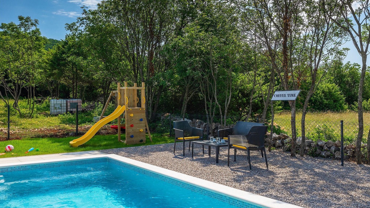 Photo of Outdoor in Brgod