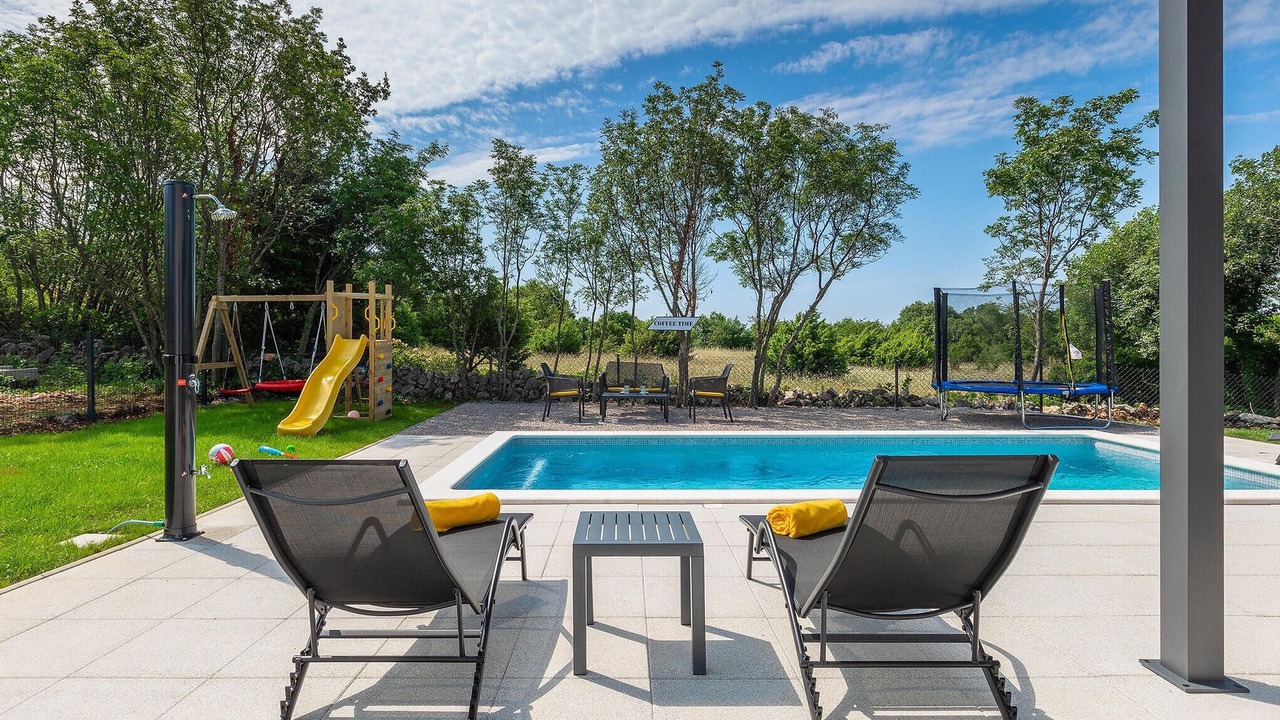 Photo of Outdoor in Brgod