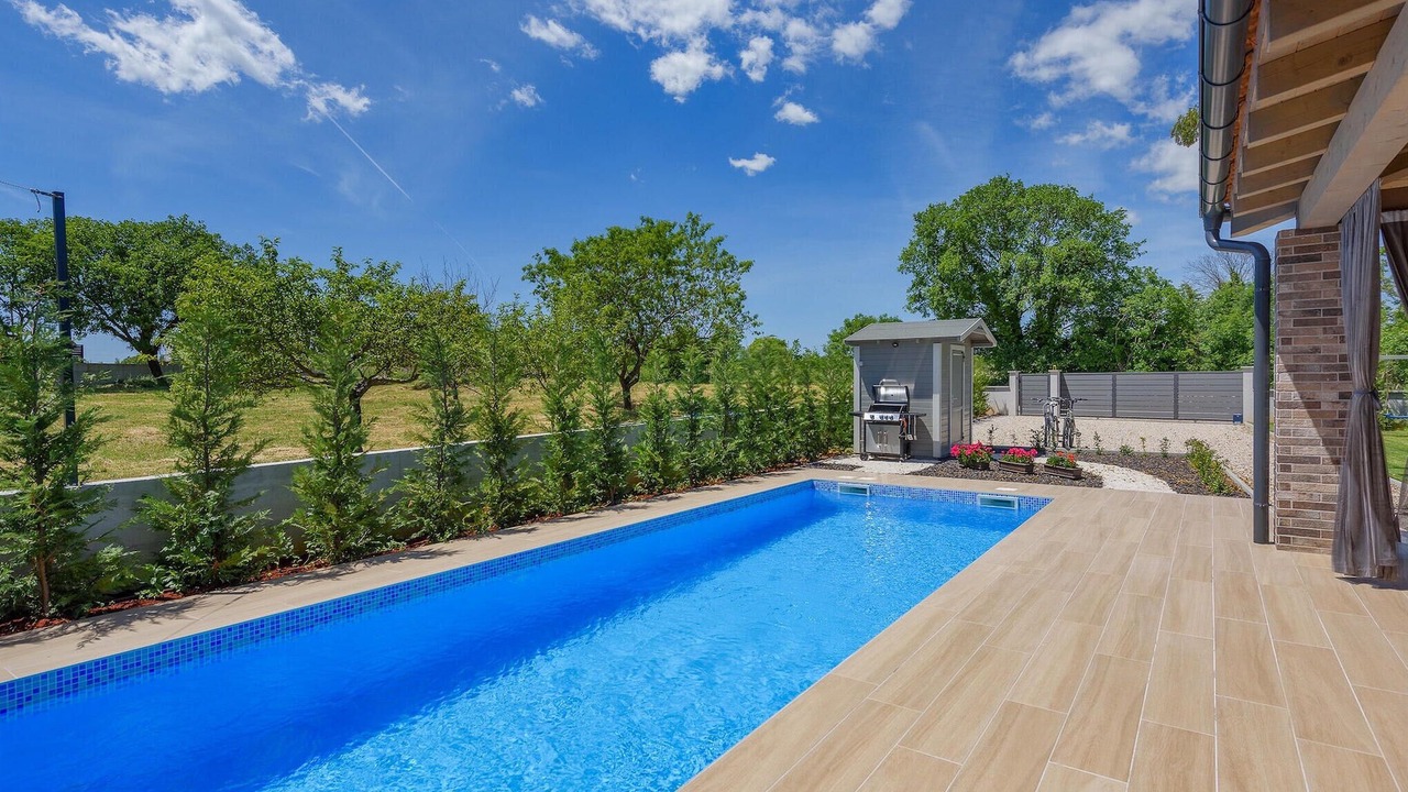 Photo of Outdoor in Mali Vareski