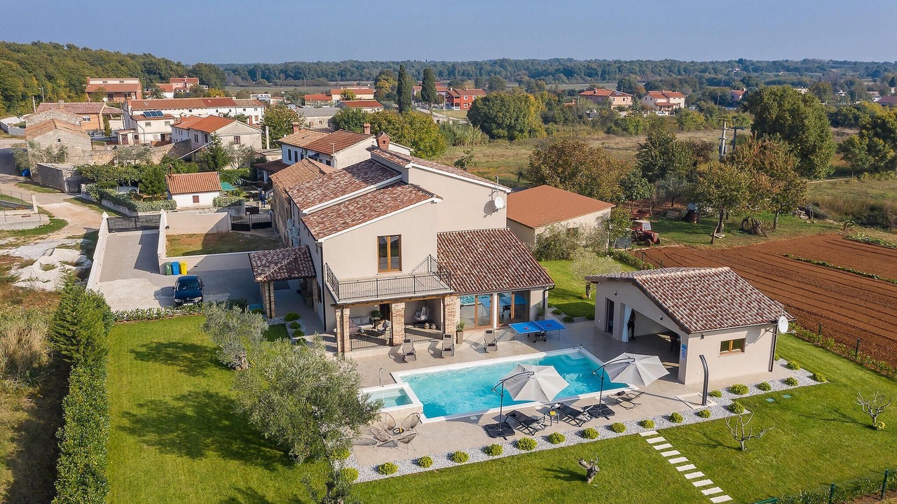 Photo of Outdoor in Loborika