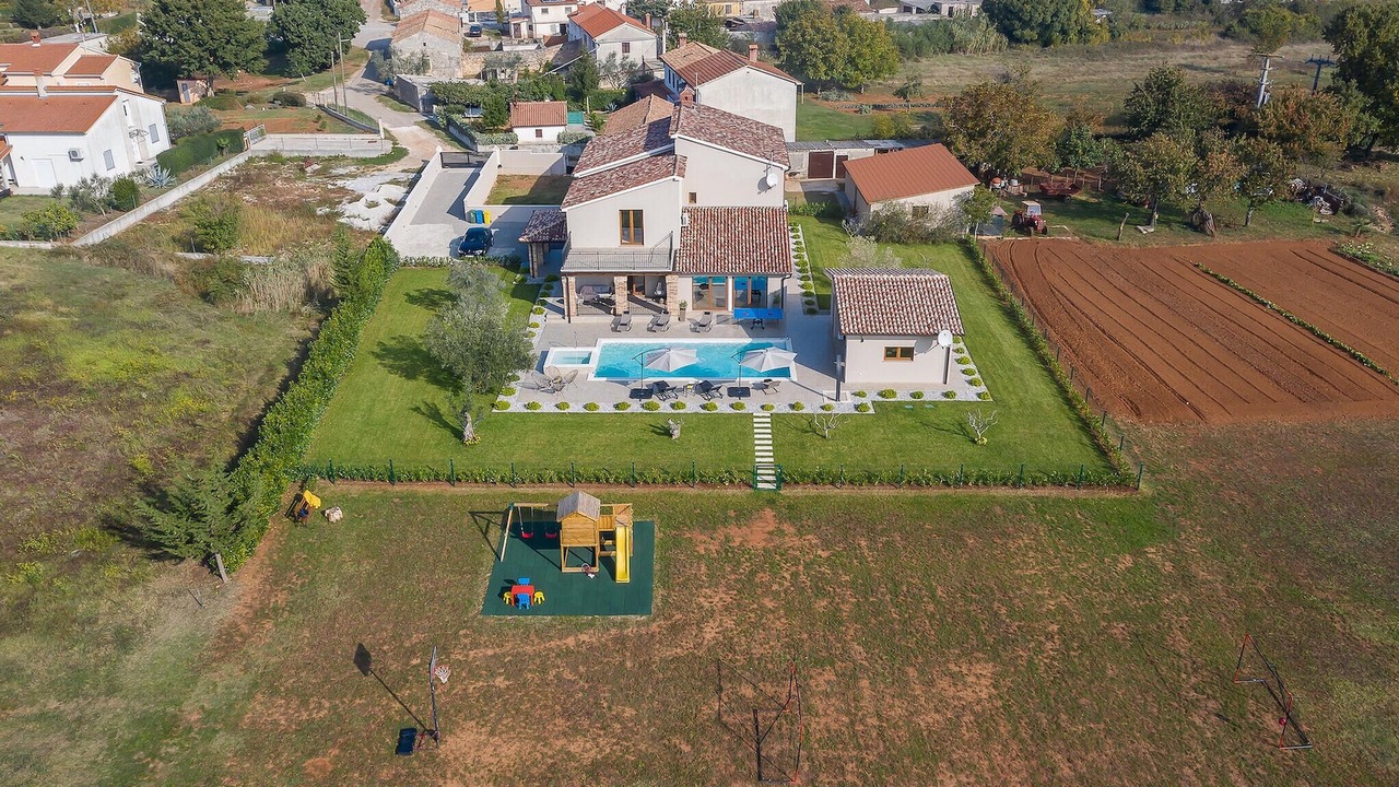 Photo of Outdoor in Loborika