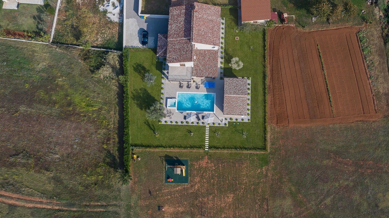 Photo of Outdoor in Loborika