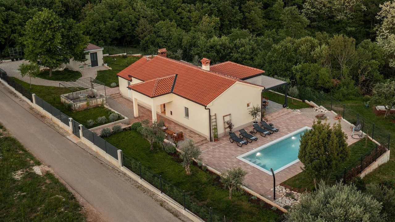 Photo of Others in Snasici