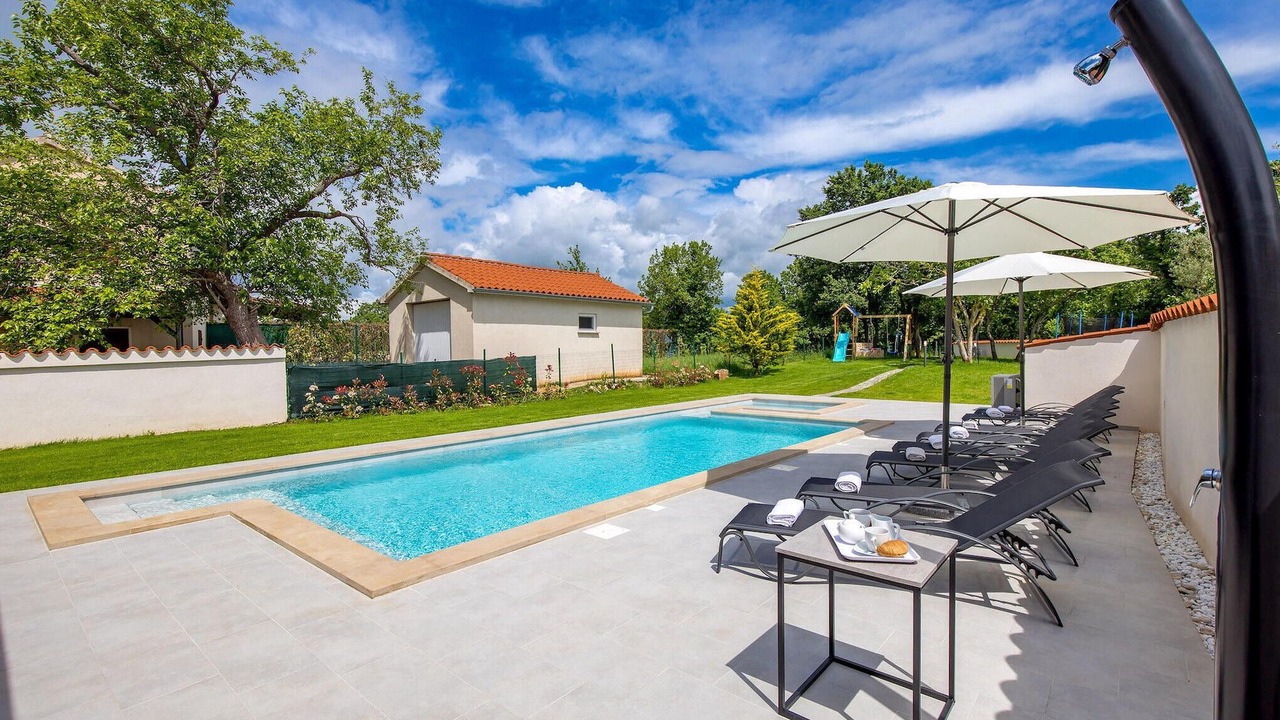 Photo of Outdoor in Mali Vareski