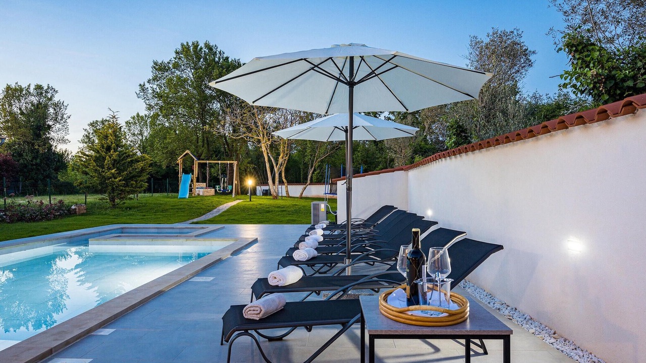 Photo of Outdoor in Mali Vareski