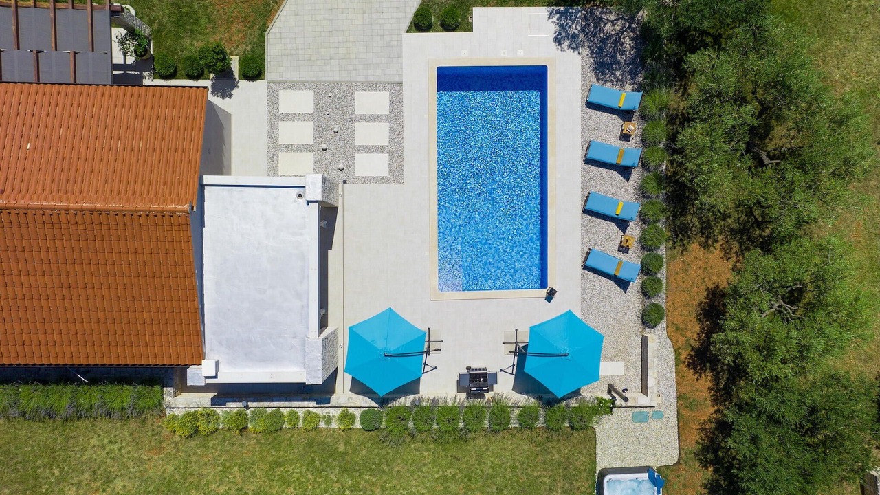 Photo of Outdoor in Mali Vareski