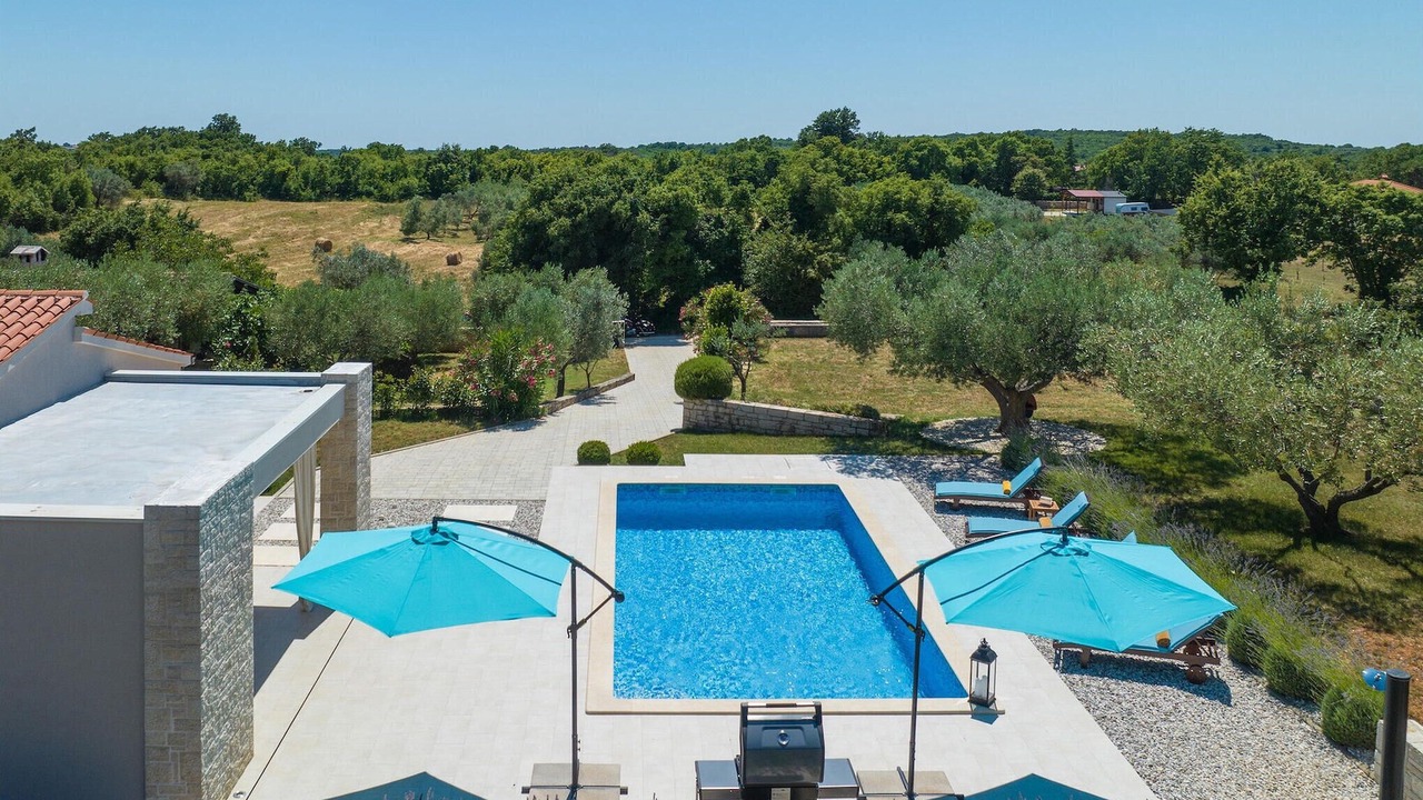 Photo of Outdoor in Mali Vareski