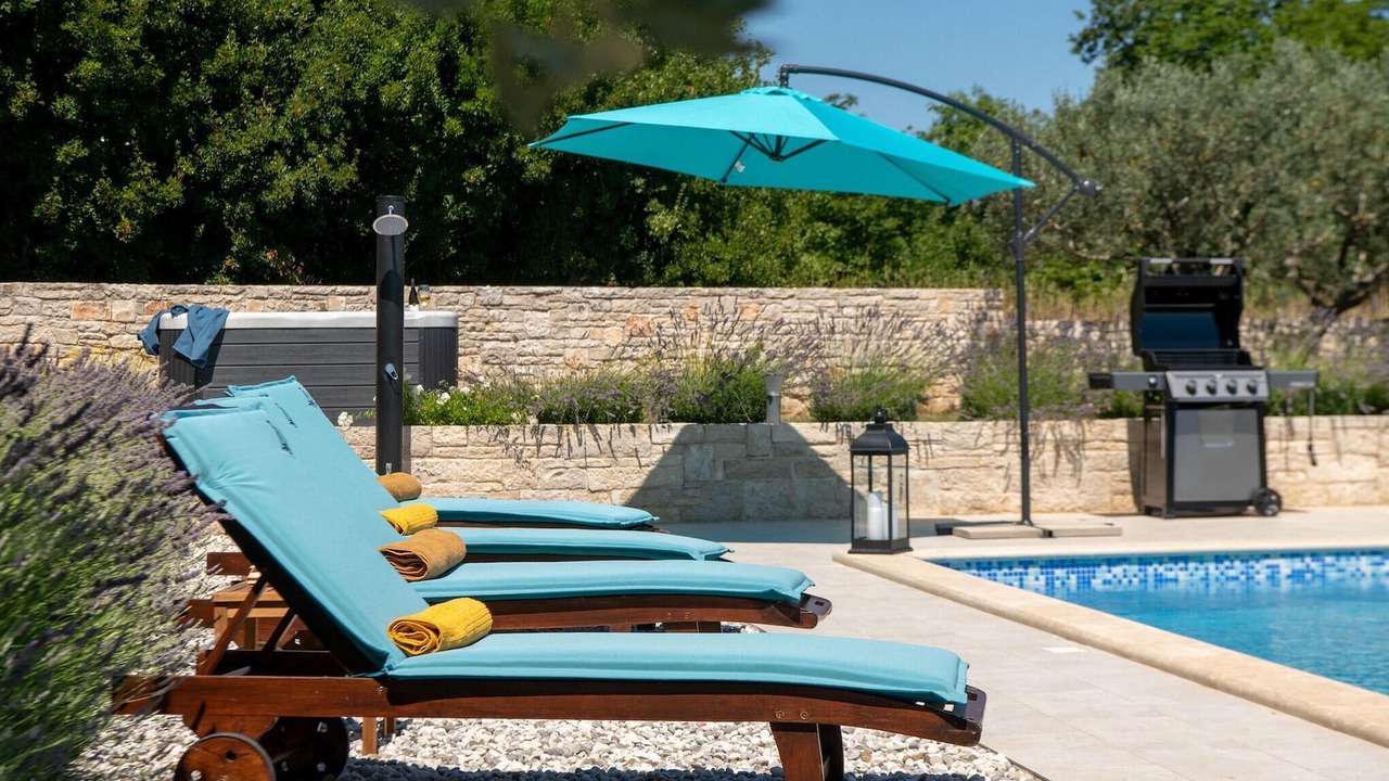 Photo of Outdoor in Mali Vareski