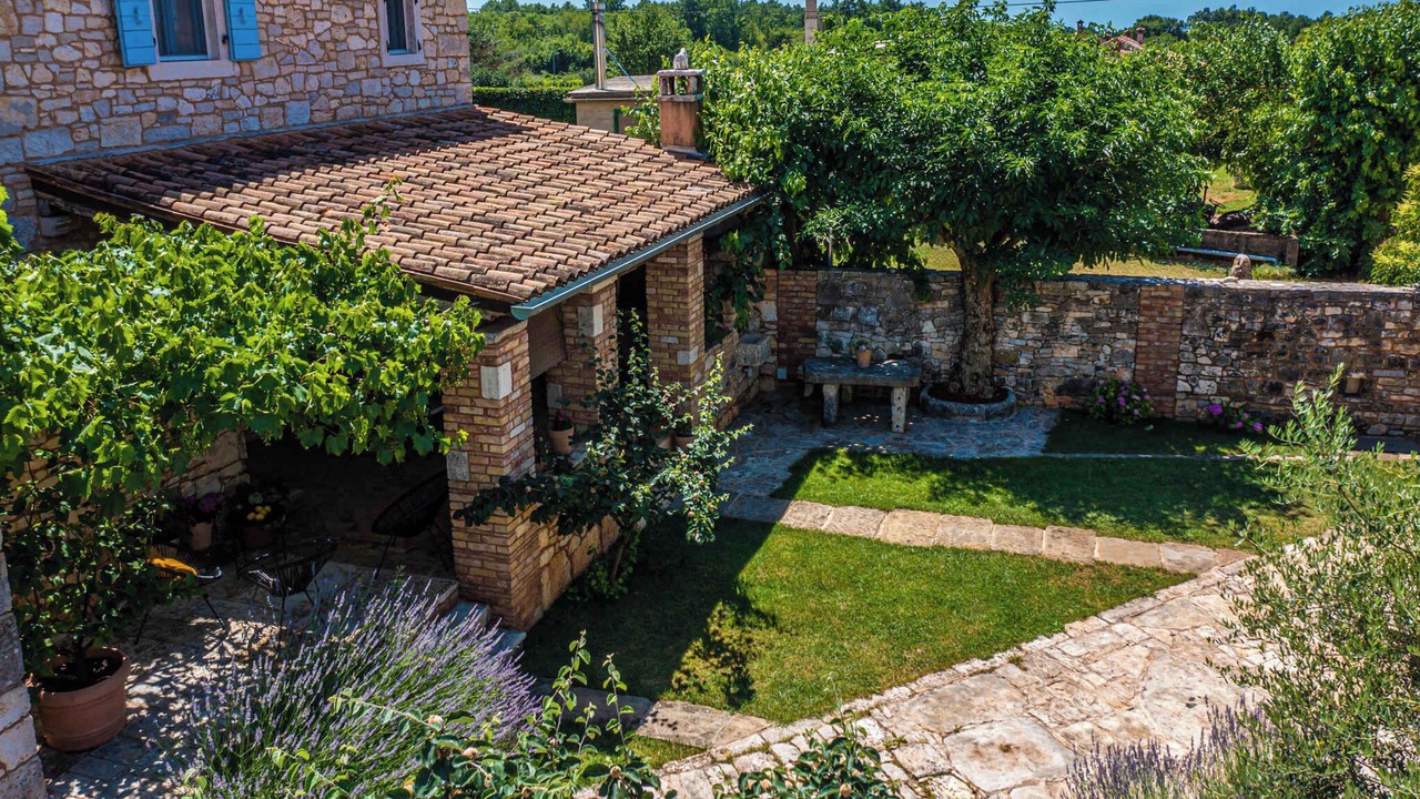 Photo of Patio Balcony in Grandici
