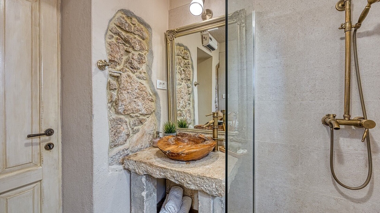 Photo of Bathroom in Smrika